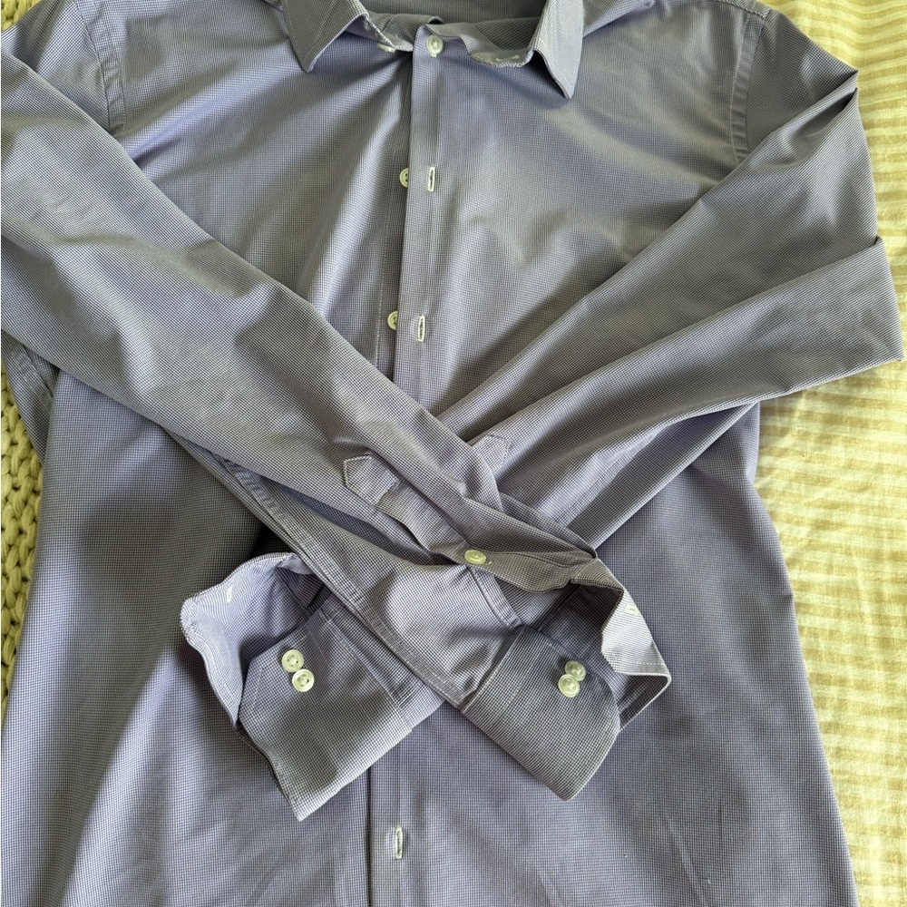 Purple Dress Shirt with Classic Collar and Buttoned Cuffs